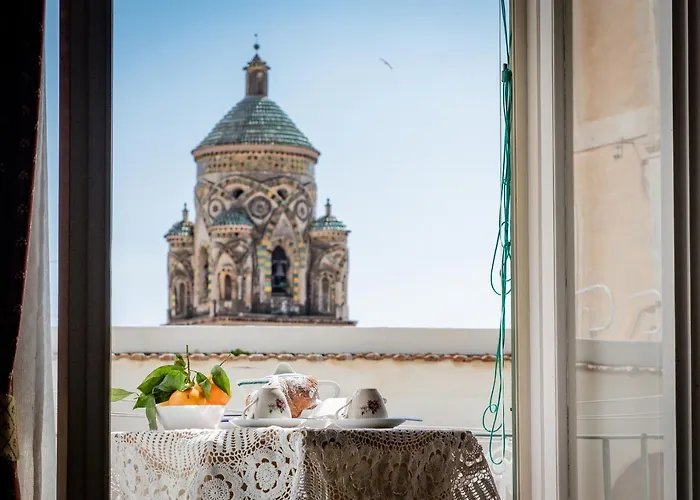 Lejlighed Amalpha Domus 100 Sqm With Ac Wifi And Balcony - 3rd Floor, 50 Steps In The Building