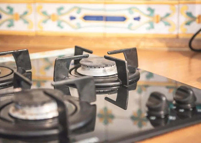 Amalpha Domus 100 Sqm With Ac Wifi And Balcony - 3rd Floor, 50 Steps In The Building Lejlighed