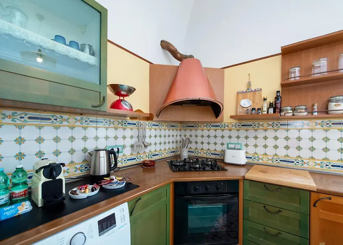 Amalpha Domus 100 Sqm With Ac Wifi And Balcony - 3rd Floor, 50 Steps In The Building *