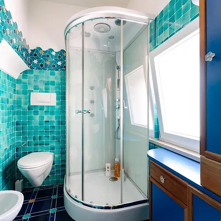 Апартаменты Amalpha Domus 100 Sqm With Ac Wifi And Balcony - 3rd Floor, 50 Steps In The Building *