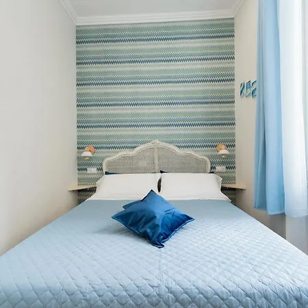 Amalpha Domus 100 Sqm With Ac Wifi And Balcony - 3rd Floor, 50 Steps In The Building *