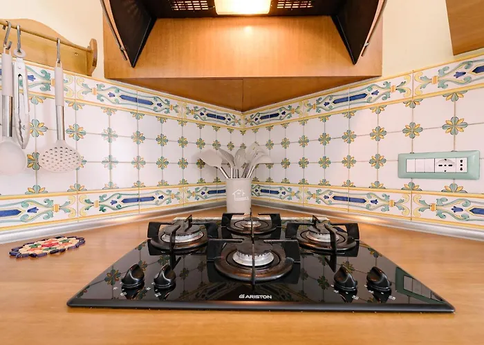 Amalpha Domus 100 Sqm With Ac Wifi And Balcony - 3rd Floor, 50 Steps In The Building Apartment *