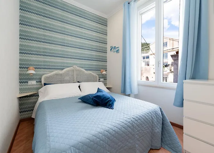 アパート Amalpha Domus 100 Sqm With Ac Wifi And Balcony - 3rd Floor, 50 Steps In The Building