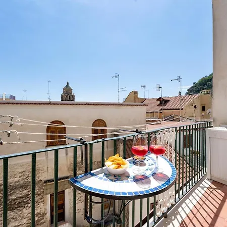 Amalpha Domus 100 Sqm With Ac Wifi And Balcony - 3rd Floor, 50 Steps In The Building شقة *