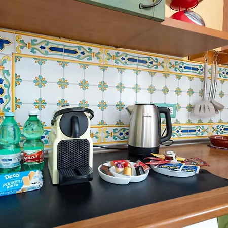 Amalpha Domus 100 Sqm With Ac Wifi And Balcony - 3rd Floor, 50 Steps In The Building شقة